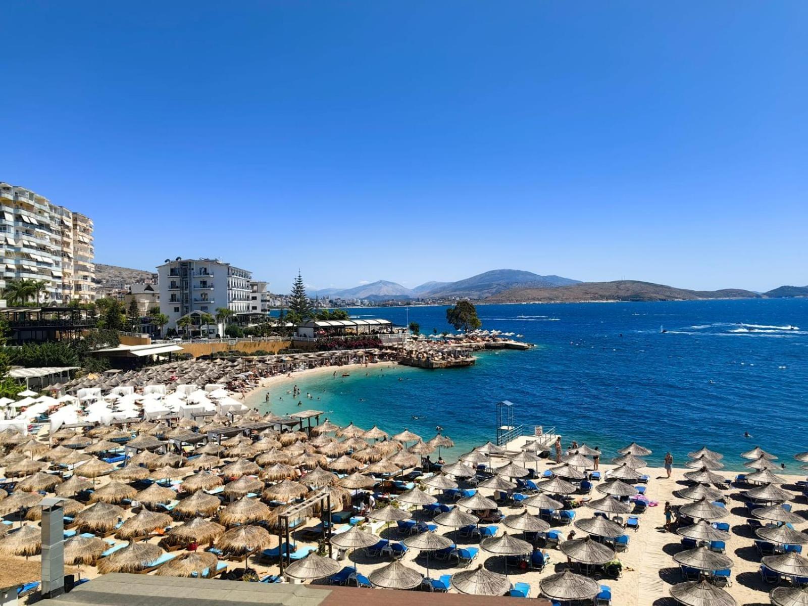 Leon Sea View Apartment Sarandë Exterior foto